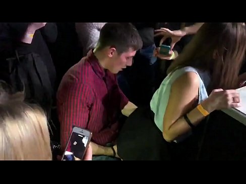 ❤️ هڪ روسي نائيٽ ڪلب ۾ حقيقي جنسي. 18 سالن جي روسي ڇوڪري مقعد ۽ وينجن ۾ هڪ نائيٽ ڪلب ۾ fucked ❤❌